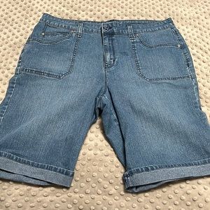 Gloria Vanderbilt shorts